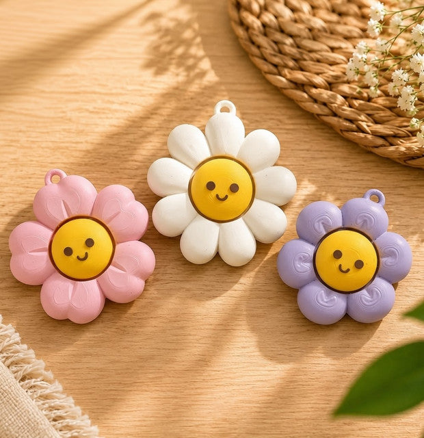 Generic Plastic Smiley Daisy — Fidget Clicker Keychains Set of 3 Pieces (Multicolor)
