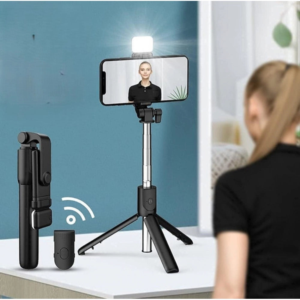 Generic Pack of 2 Selfie Stick R1s (Multicolor)