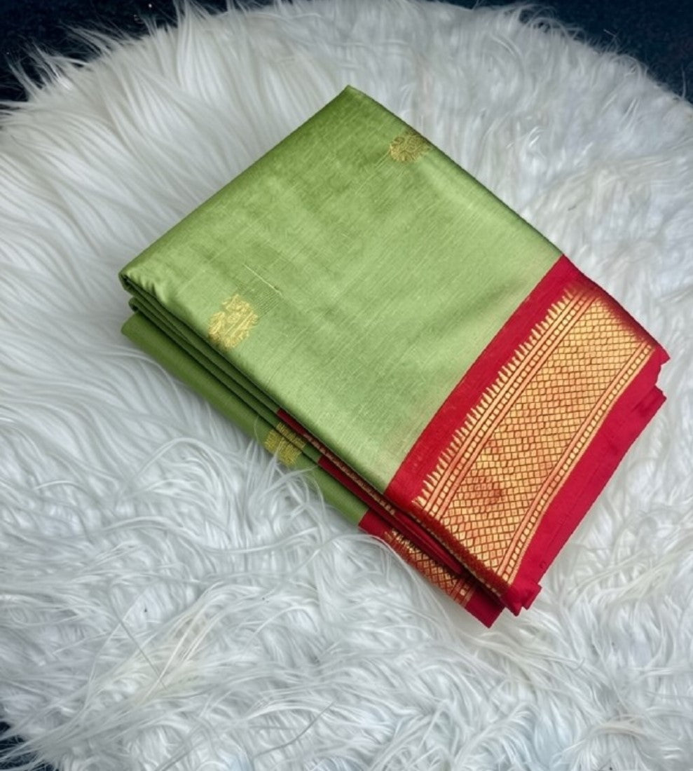 Generic Women's Cotton Silk Solid Saree With Unstitched Blouse - 5.5 Mtr (Pista Green-Red)